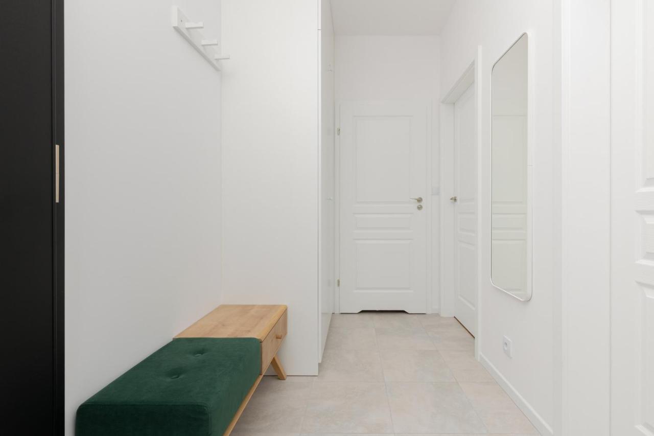 Stacja Wola Apartments With Parking By Noclegi Renters وارسو المظهر الخارجي الصورة