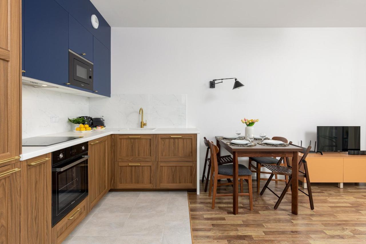 Stacja Wola Apartments With Parking By Noclegi Renters وارسو المظهر الخارجي الصورة