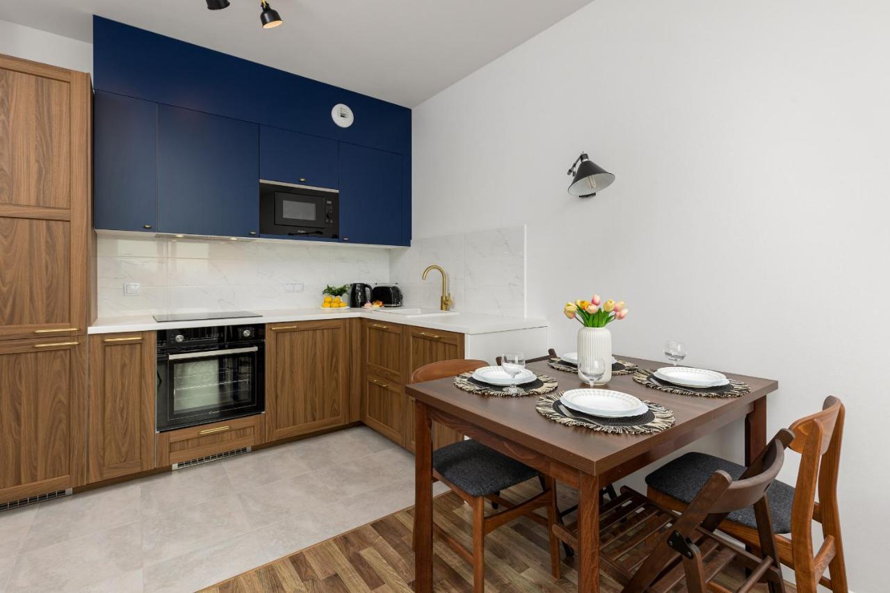 Stacja Wola Apartments With Parking By Noclegi Renters وارسو المظهر الخارجي الصورة