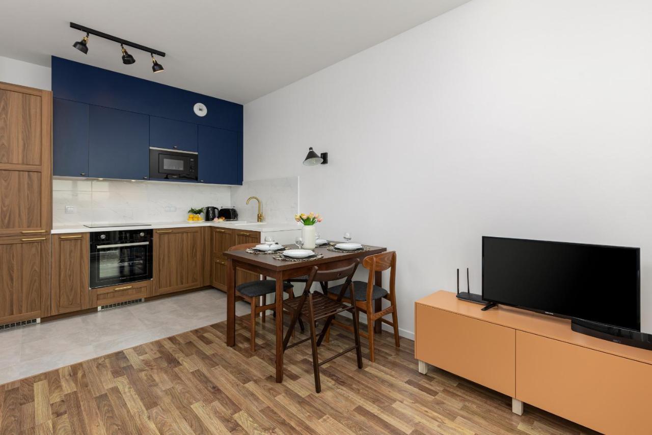 Stacja Wola Apartments With Parking By Noclegi Renters وارسو المظهر الخارجي الصورة